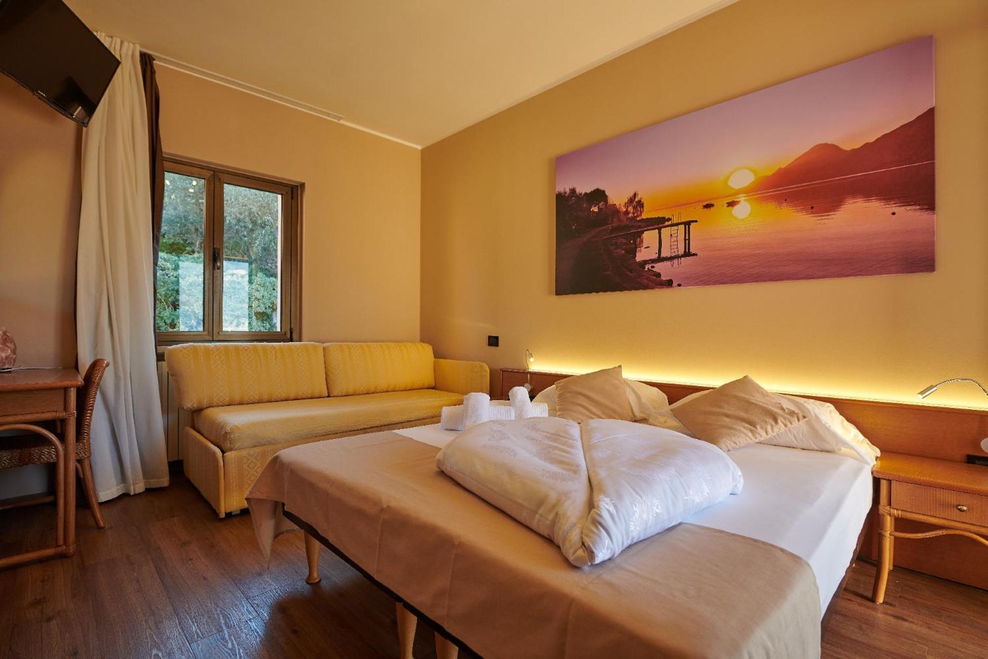 Hotel Eden Бренцоне-суль-Гарда Номер фото