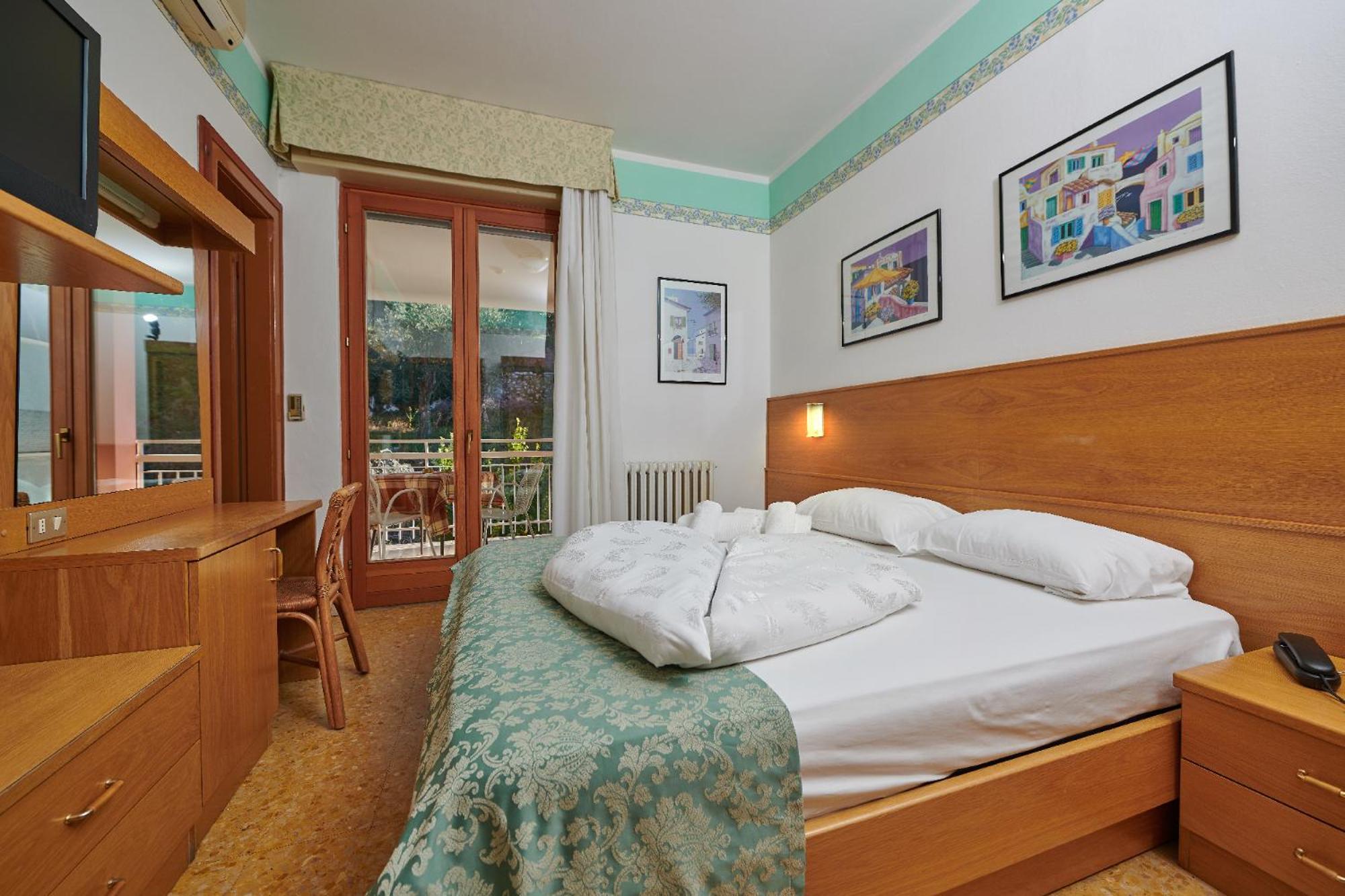 Hotel Eden Бренцоне-суль-Гарда Номер фото