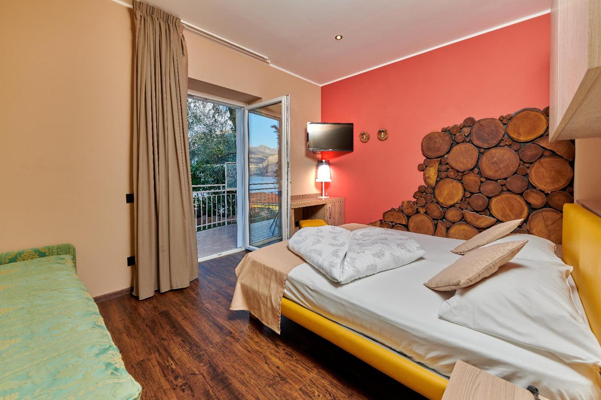 Hotel Eden Бренцоне-суль-Гарда Номер фото